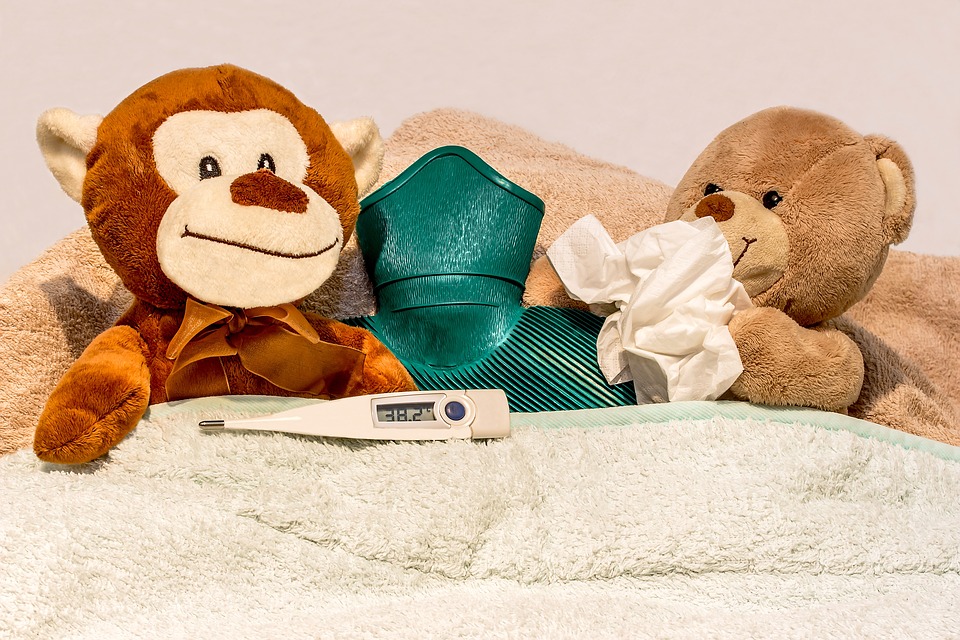 En cas de rhume, bébé doit rester plus souvent dans sa chambre et dormir pour récupérer !